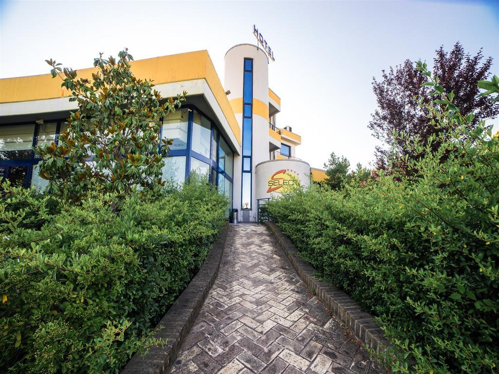 Hotel Select Atessa Екстер'єр фото