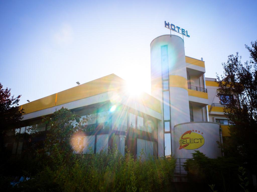 Hotel Select Atessa Екстер'єр фото