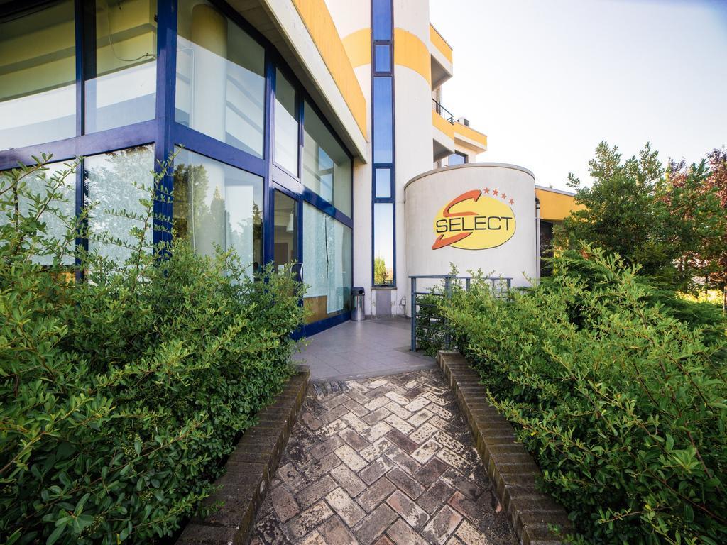 Hotel Select Atessa Екстер'єр фото