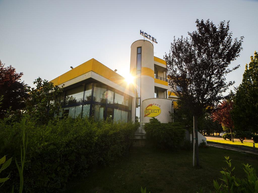 Hotel Select Atessa Екстер'єр фото