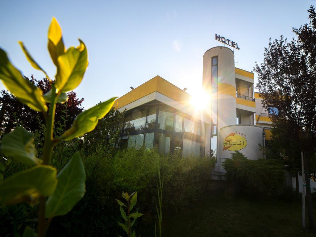 Hotel Select Atessa Екстер'єр фото