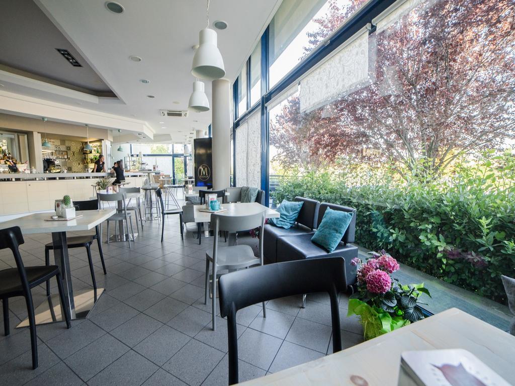 Hotel Select Atessa Екстер'єр фото