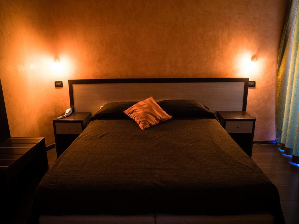 Hotel Select Atessa Екстер'єр фото